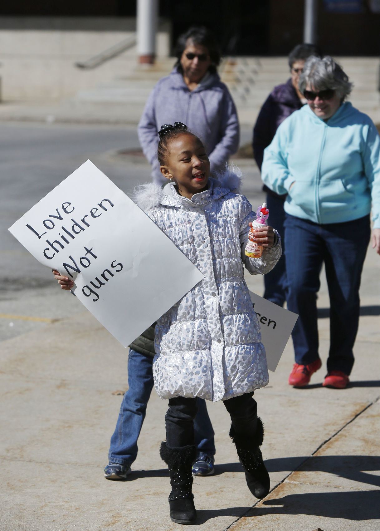 030318mp-gun-protest-4